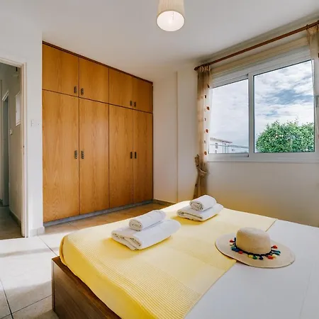 Dora Apartment *