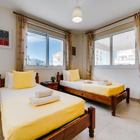 Dora Apartment *
